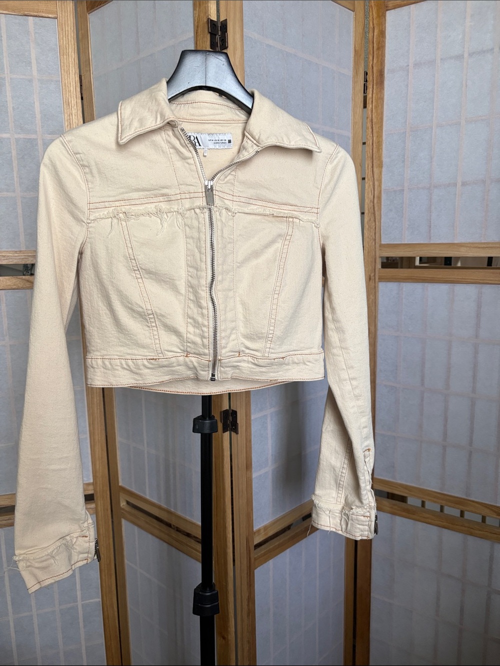 Zara Cream Cropped Zip-Up Denim Jacket Size Medium